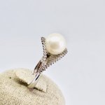 Anello onda con perla e brillanti - Foto 2
