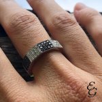 Anello decagonale con brillanti bianchi e neri - Foto 5