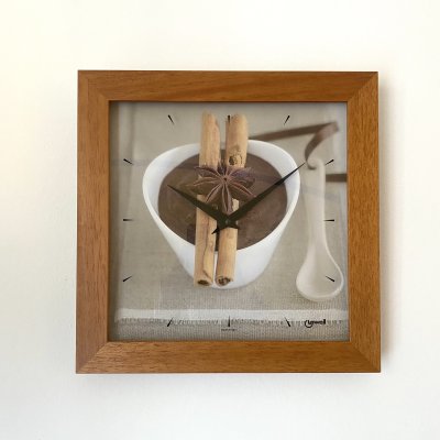 Orologio da parete quadrato con cannella